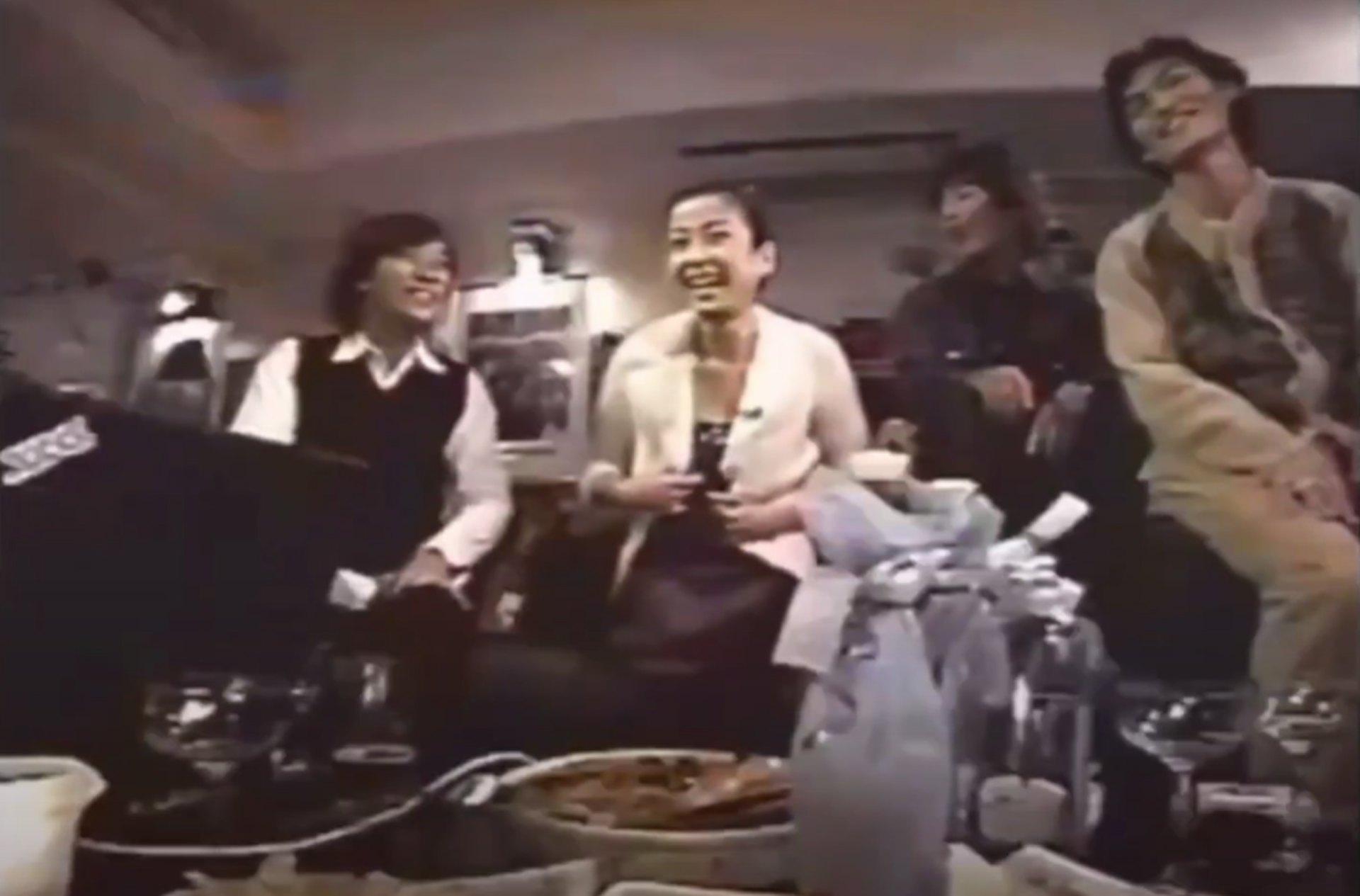 中居正廣遭一沉百踩,最近被重提在節目曾向宮澤理惠抽水一事。