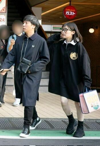 蓬萊龍太日前被指一腳踏兩船,今日伊藤沙莉就宣布兩人已婚。