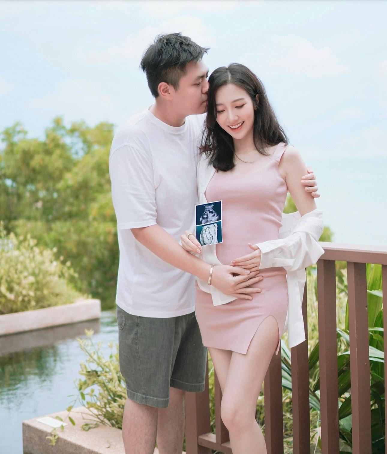 何依婷趁未「卸貨」密密與老公去旅行享受二人世界。