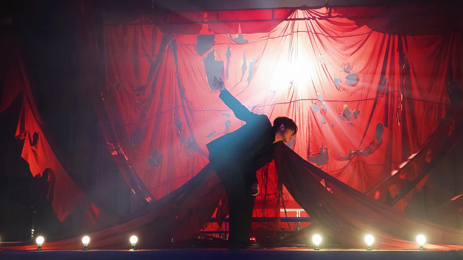 姜濤推出本年度首支派台歌《白果》,道出對獎項和頒獎禮的看法與感悟。