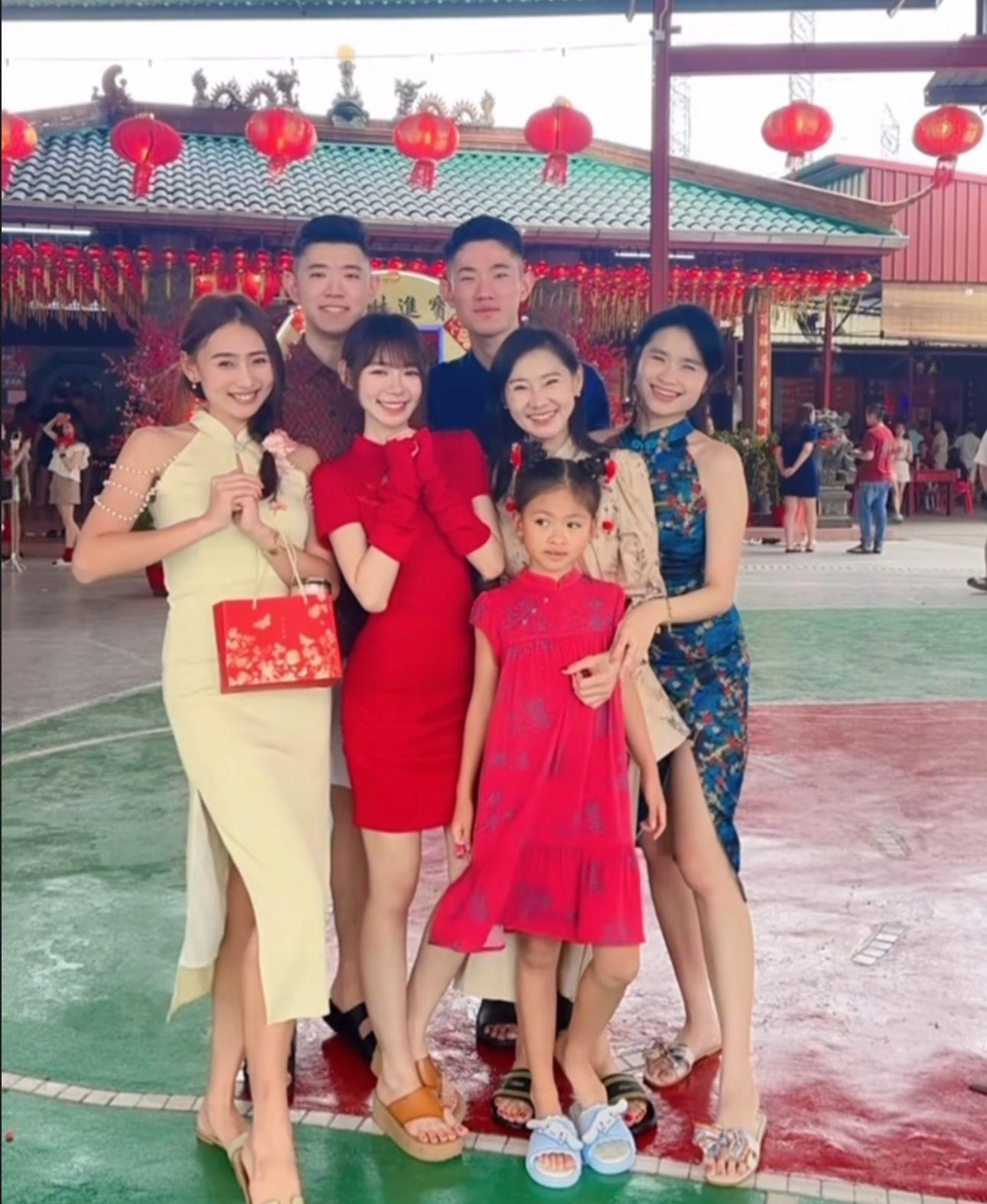 林明禎返家鄉馬來西亞跟家人慶祝蛇年。