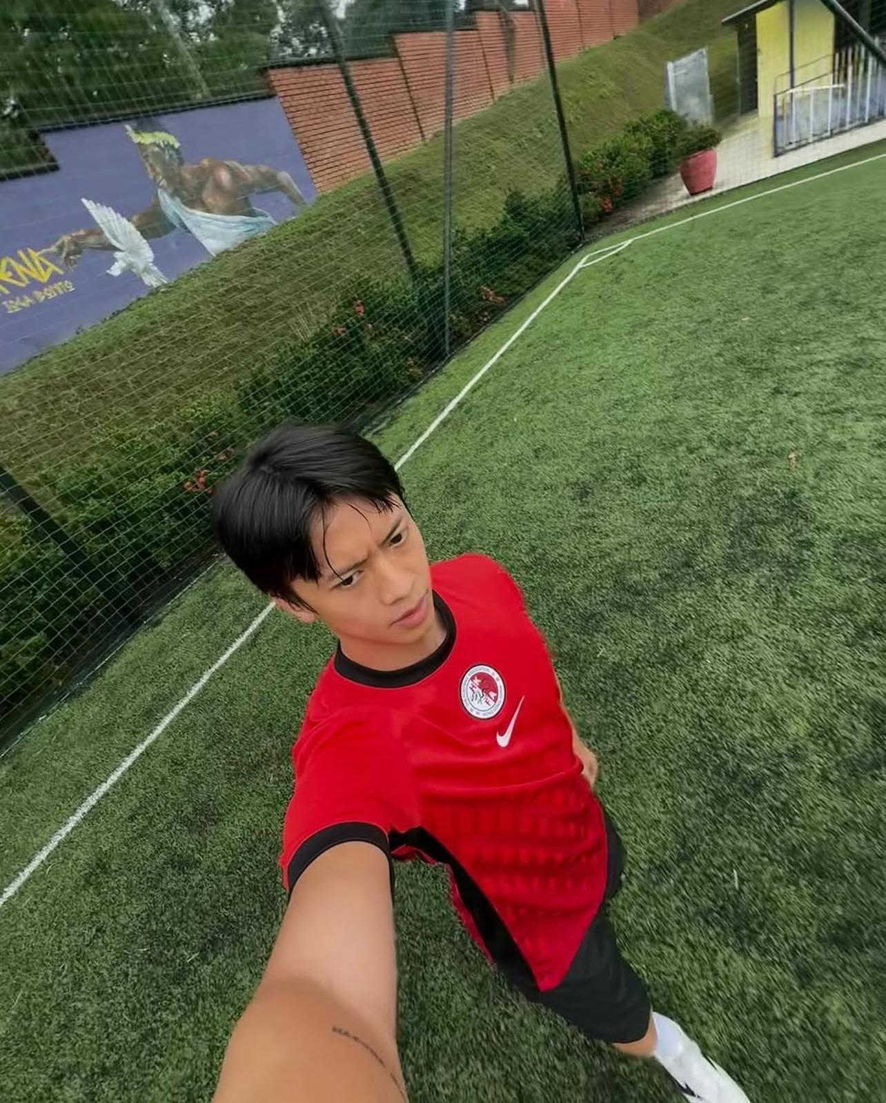 林家熙熱愛足球,將於年初八出戰曾《903發 賀歲波》。