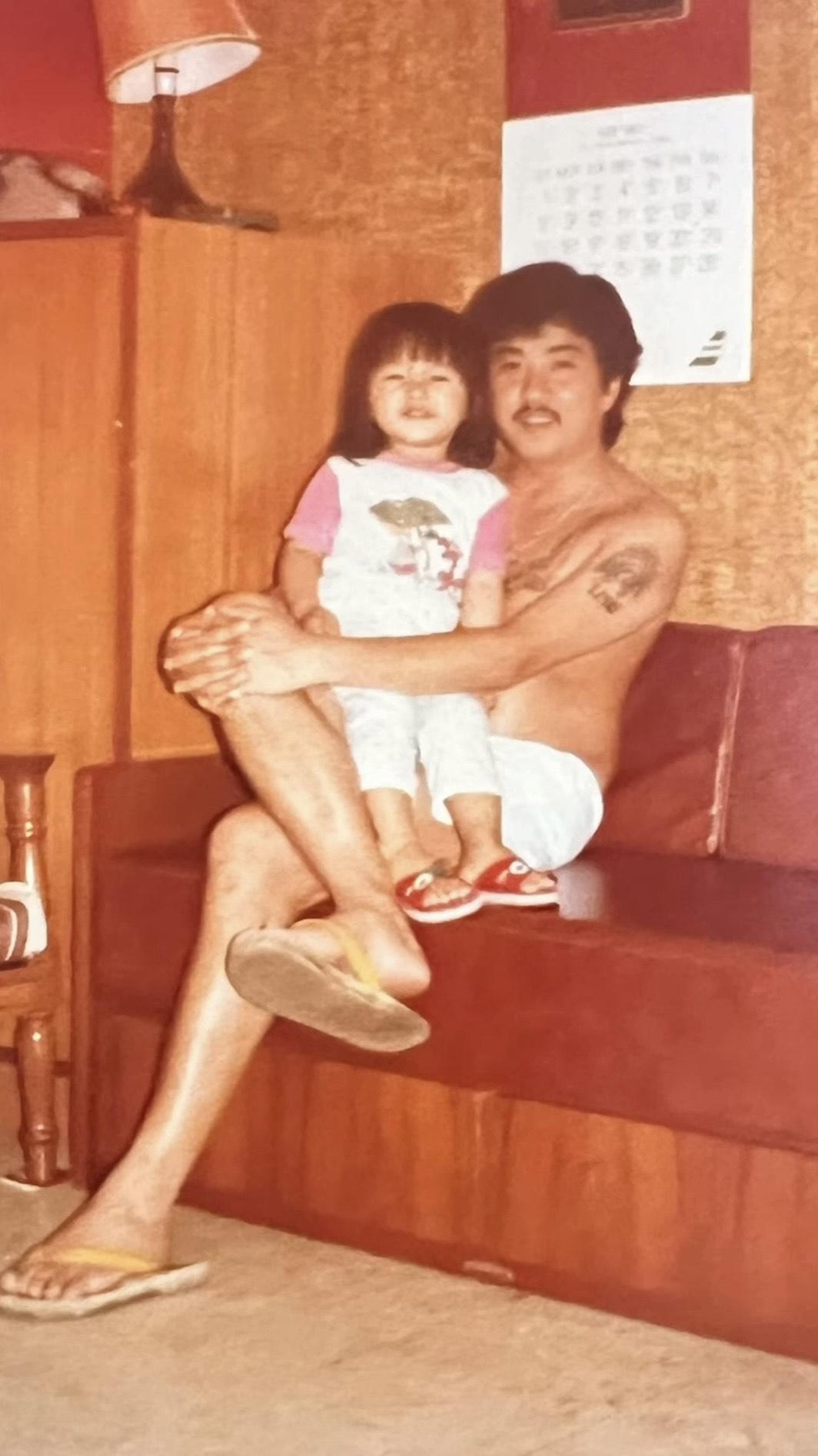 楊洛婷貼父女合照悼念。