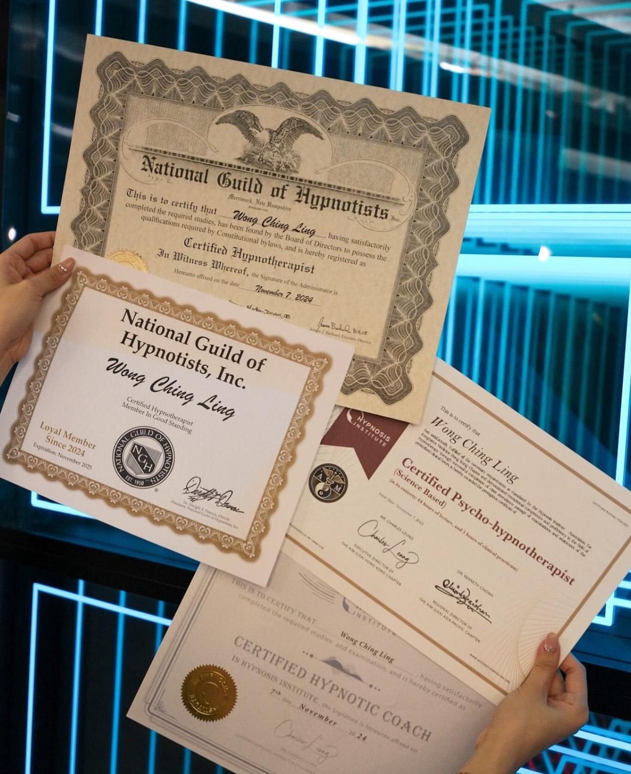 波波考獲催眠治療師牌。