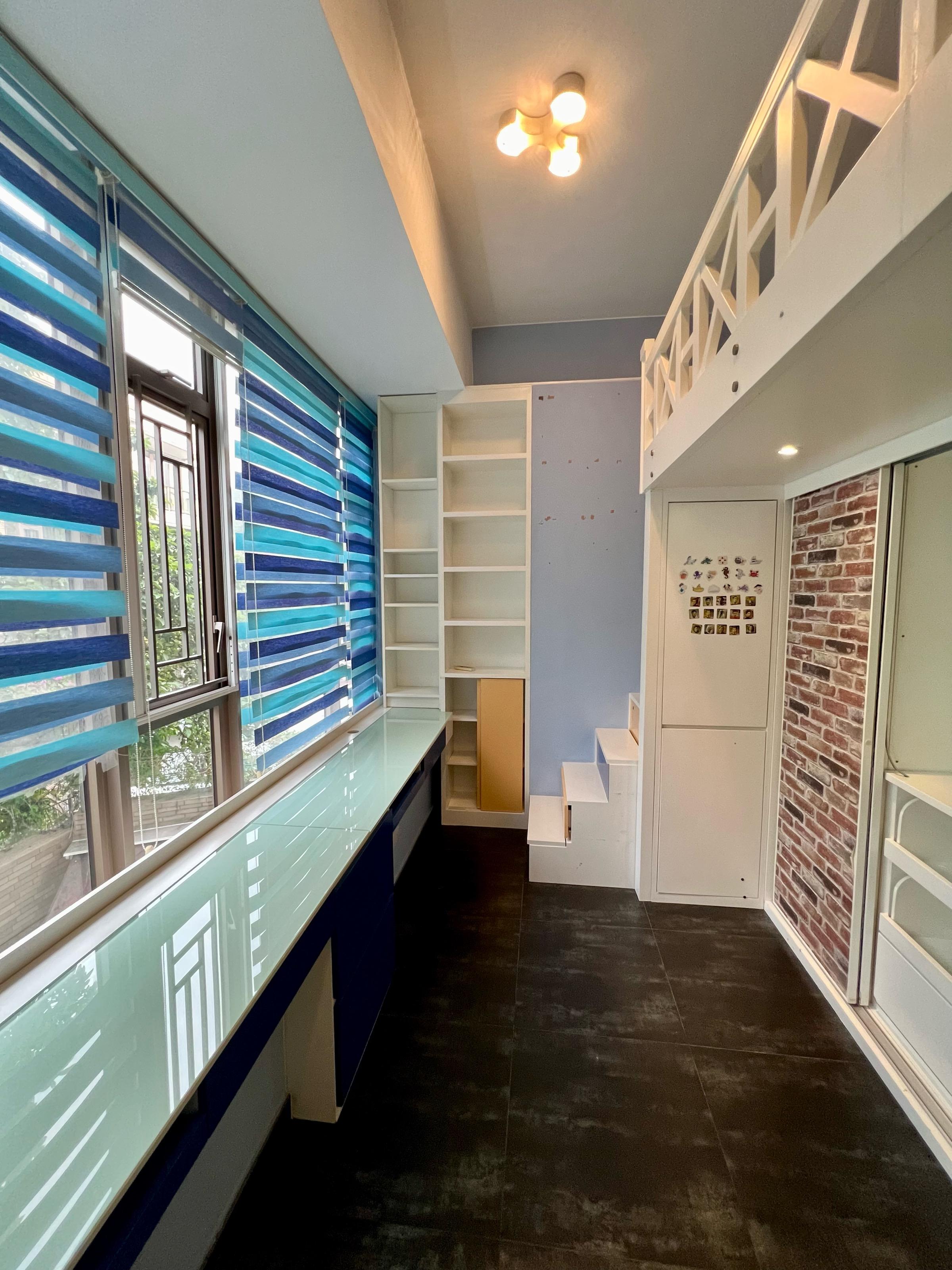 單位附帶不少訂製傢俬,新淨實用。