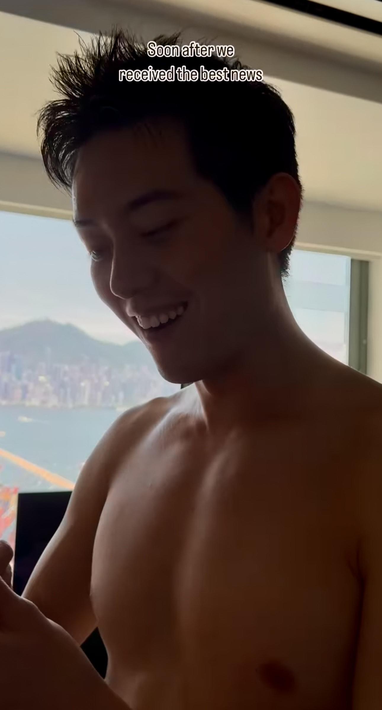 盛勁為後來才露出笑容,被網民批評反應平淡。