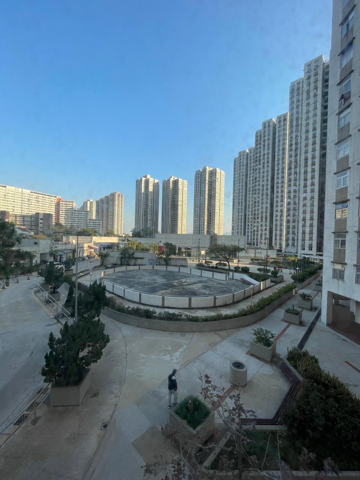 單位望屋苑內園,景觀開揚清靜。