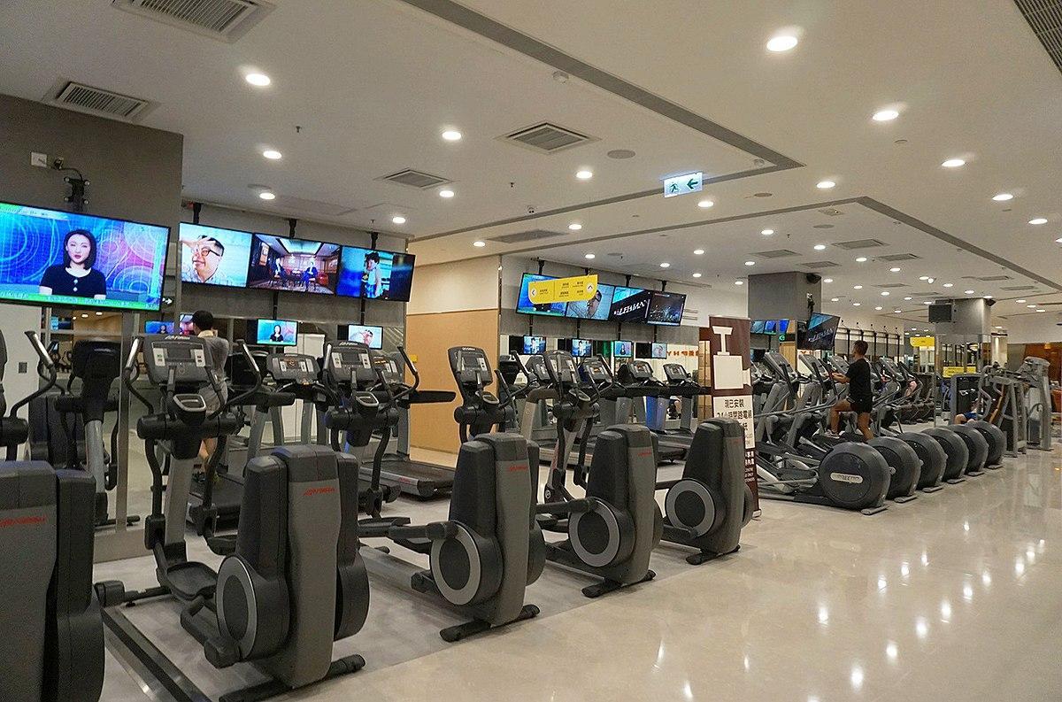 舒適堡於去年9月全線結業,有指其創辦人連環賣樓套現。(資料圖片)