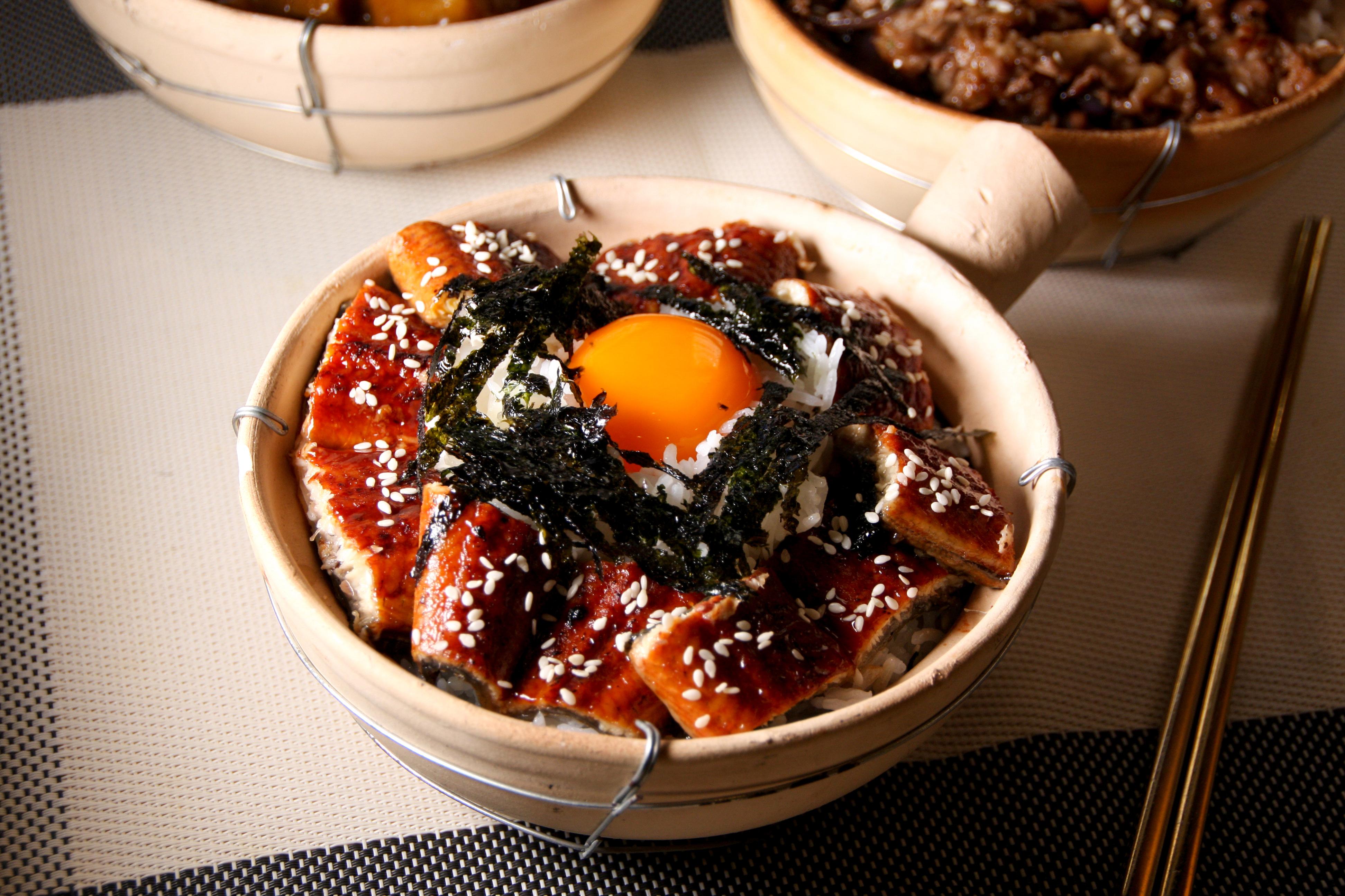 蒲燒鰻魚玉子煲仔飯