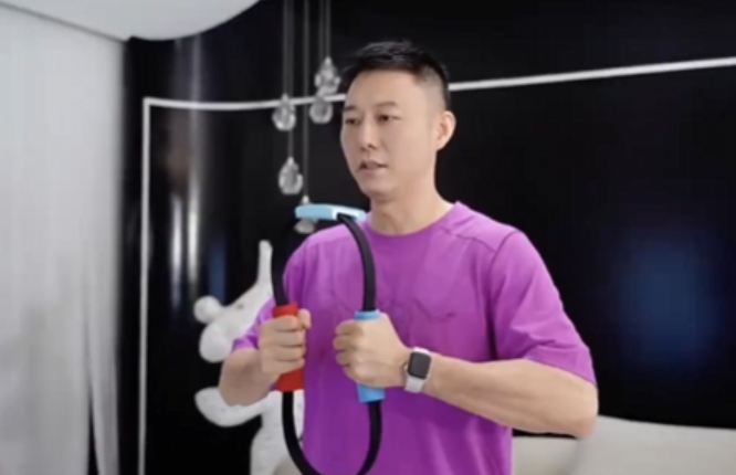 中國電信推出《健身環大師》,無論遊戲包裝、內容及設備,均「神還原」任天堂《健身環大冒險》 (網上圖片)