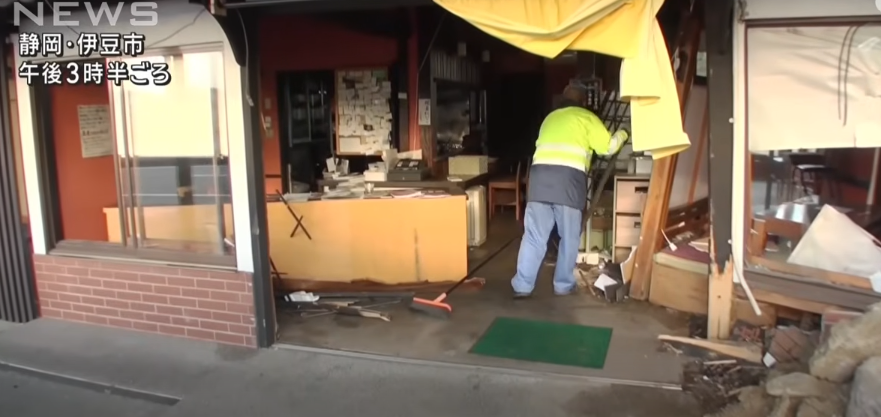 香港女遊客在日本靜岡縣伊豆市涉及交通意外,據報她駕駛的汽車撞向一間蕎麥麵店,導致一名顧客受傷。(網上圖片)