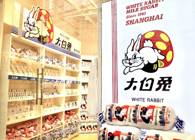 上海田子坊有店員披露南韓遊客最愛買的上海手信。(互聯網)