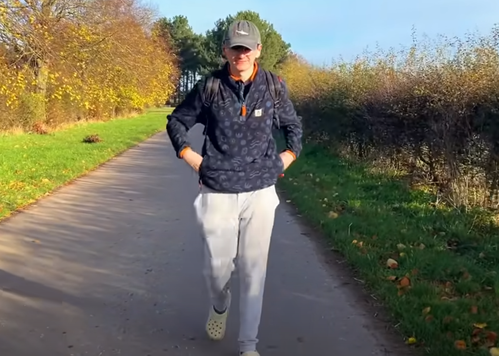 英國28歲男YouTuber威爾許(Jack Massey Welsh)近來決定挑戰「極限步行」,結果7天內成功步行了25萬步,身體就發生了變化。