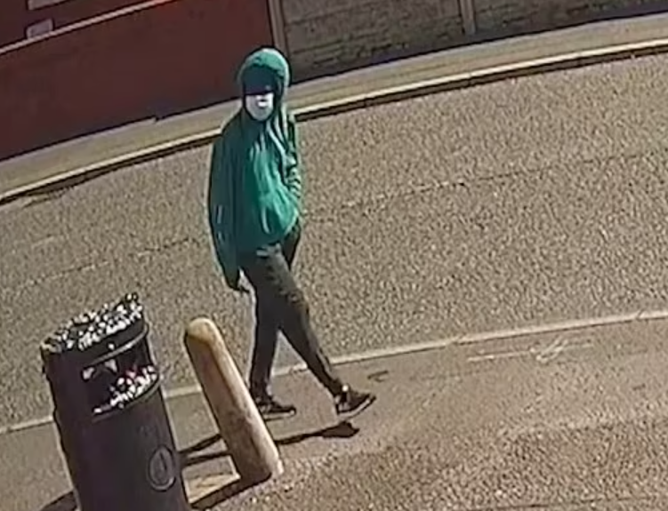 英國利物浦附近城鎮紹斯波特去年造成3名女童死亡的舞蹈班兇殺案,現年18歲的被告魯達庫巴納星期四被法官判監至少52年