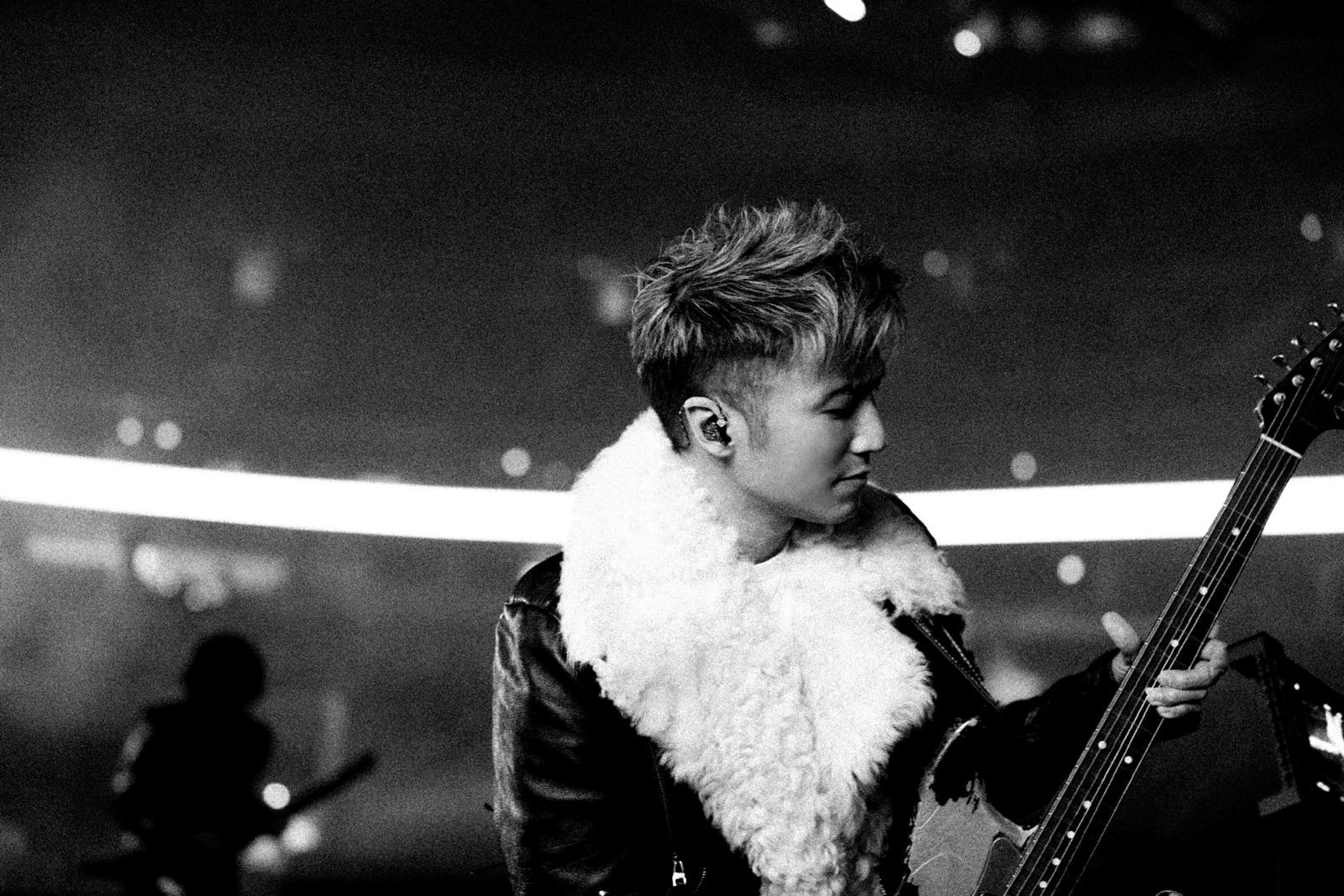 謝霆鋒相隔4年再推出廣東歌《逆行》,正貼合他的「逆行」代言人身份。