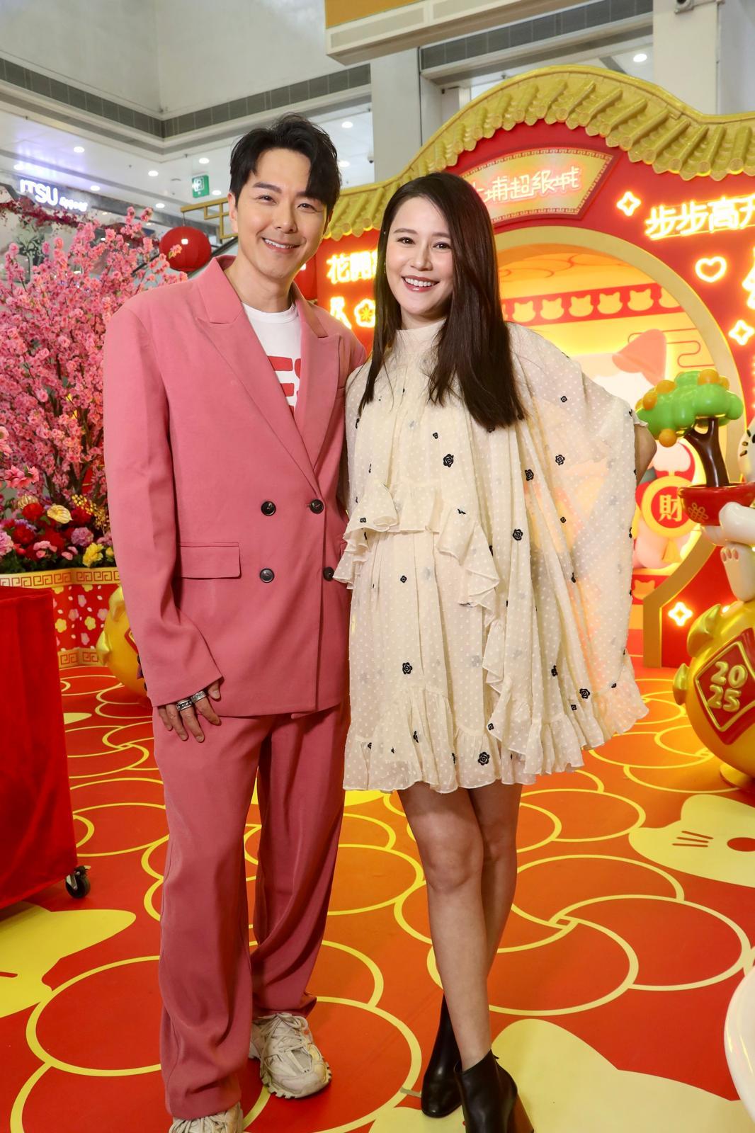 黃翠如腹大便便出席活動,有老公蕭正楠陪伴,精神飽滿。(娛樂組攝)