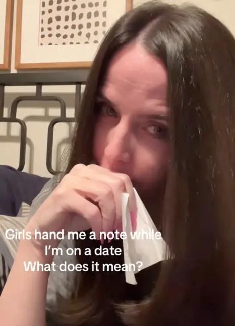 事主決定聽從網民建議與男子結束關係。(X)