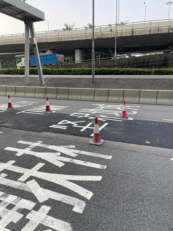 有網民指,放工時特意前往現場,見該處正進行路面重鋪工程。(manlungor@Thread)