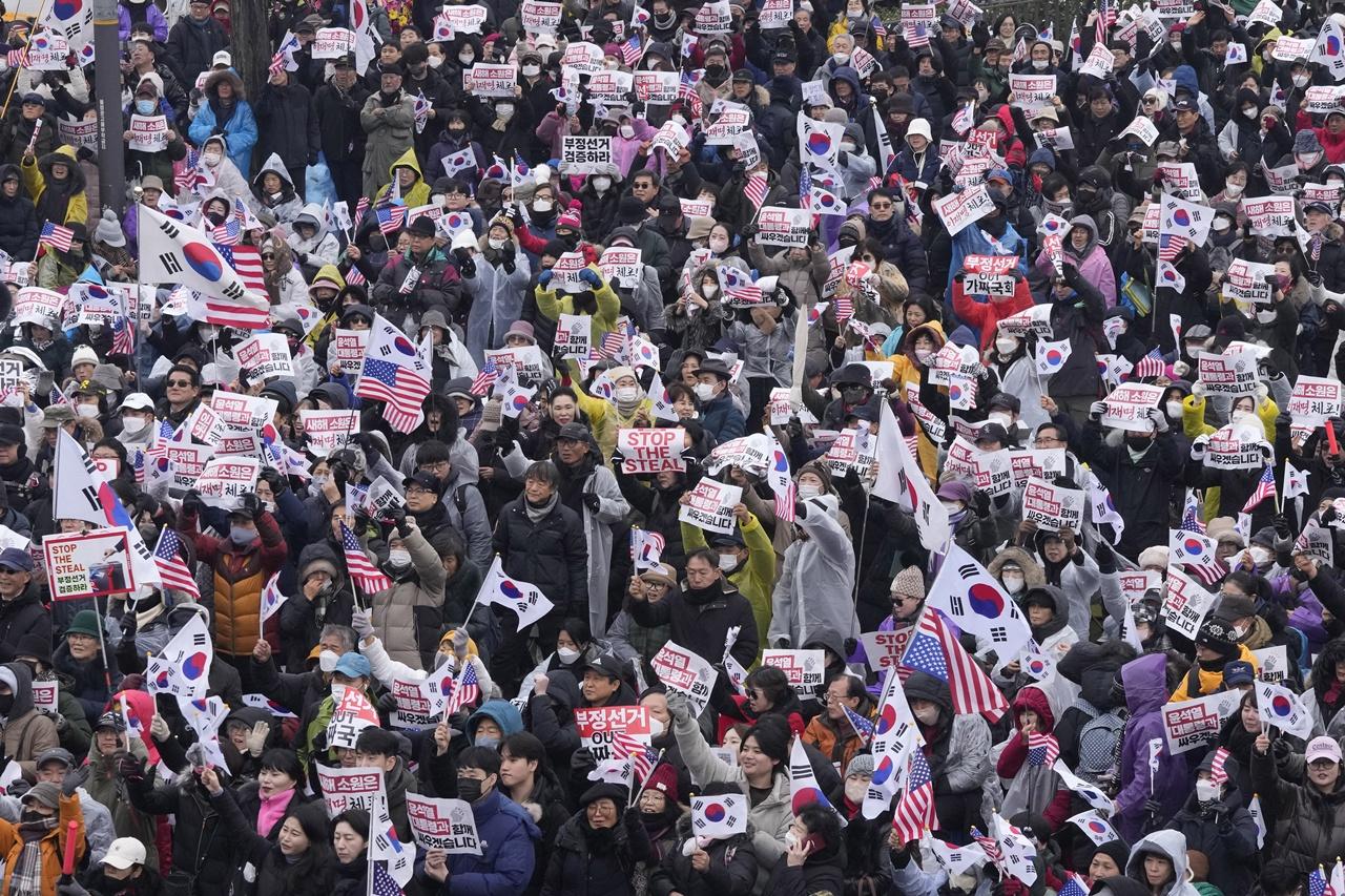 尹鍚悅支持者集會。(AP)