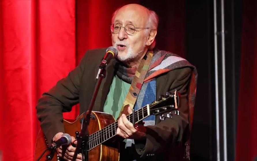 Peter Yarrow於2020 年在紐約表演。(網上圖片)