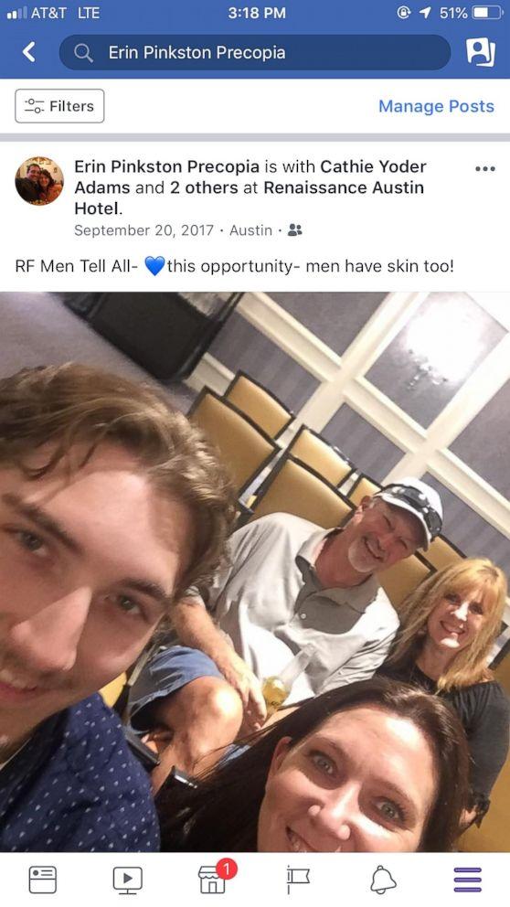 Christopher的母親Erin Precopia於事發當晚分享與兒子合照到FB。(FB)