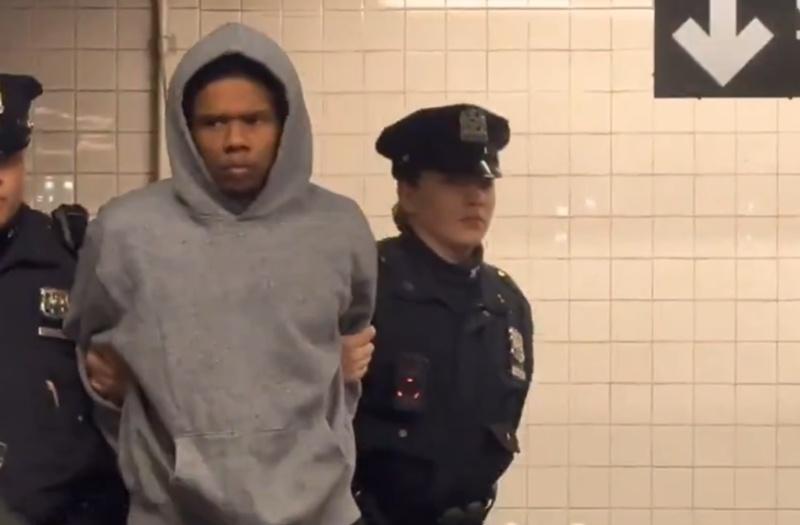 23歲疑犯於幾小時後被捕。(X)