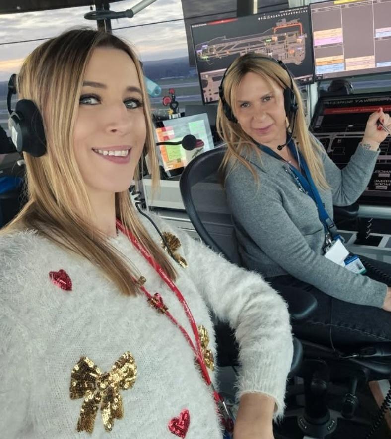 隨著1年的時間休養復健,她亦重返職場,繼續擔任吉域機場(Gatwick Airport)的飛行調度員。(X)