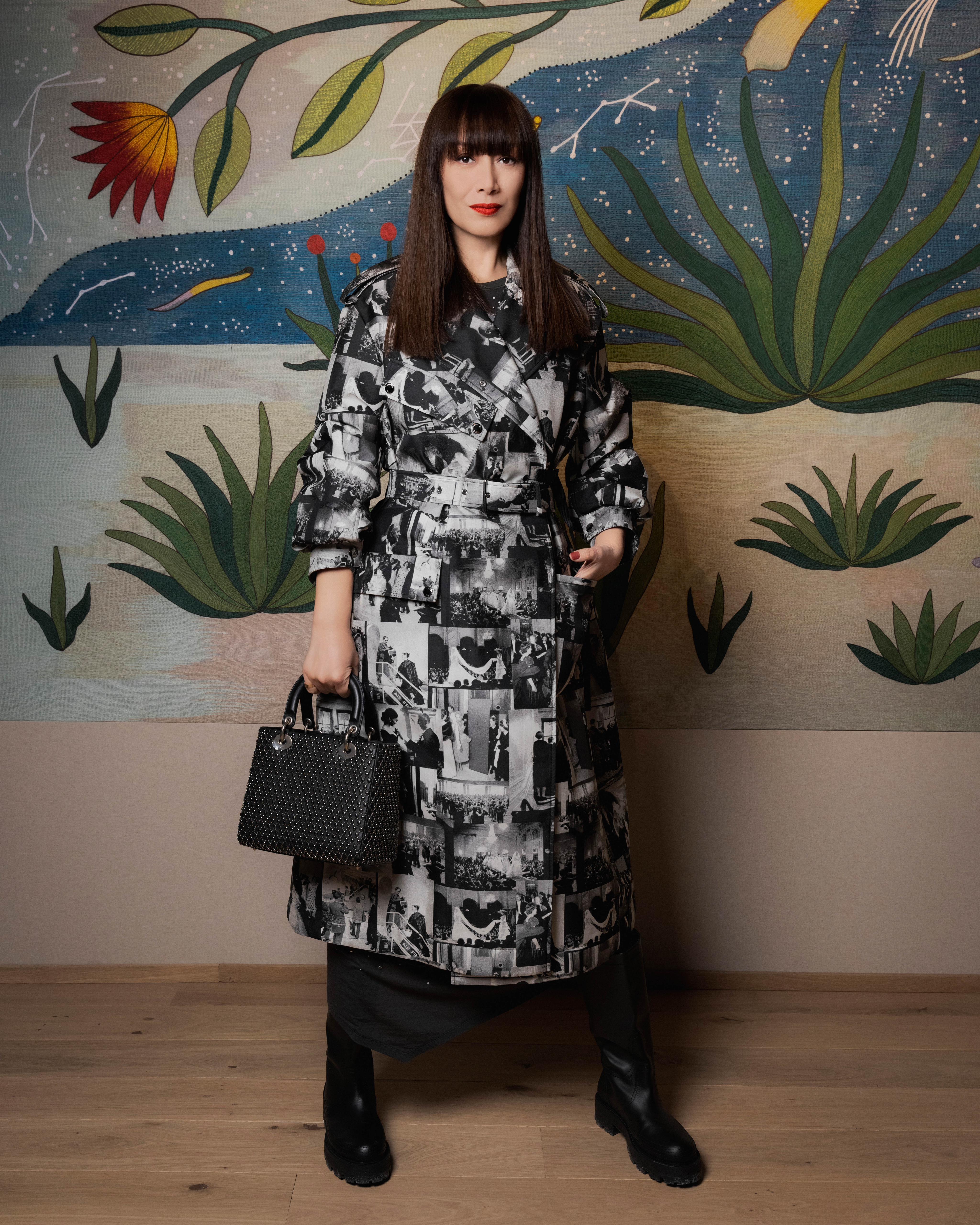 琦琦則穿上Dior的trench coat。