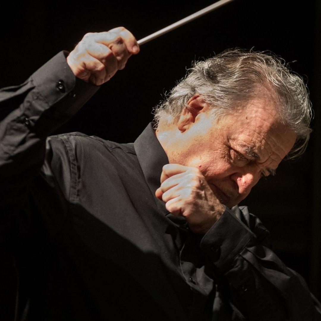 指揮家杜拿多倫澤第將來港,揮棒兩場精彩絕倫的演奏會。