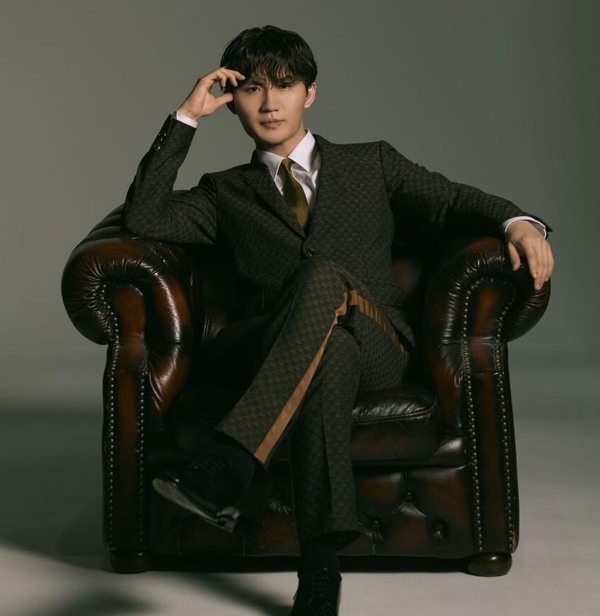 出生於廈門音樂世家的張勝量,8歲已考入上海音樂學院附屬小學破格取錄,成為創校以來最年輕的新生。牛牛9歲就簽約EMI Classics,至今灌錄過9張專輯,琴藝綽絕。