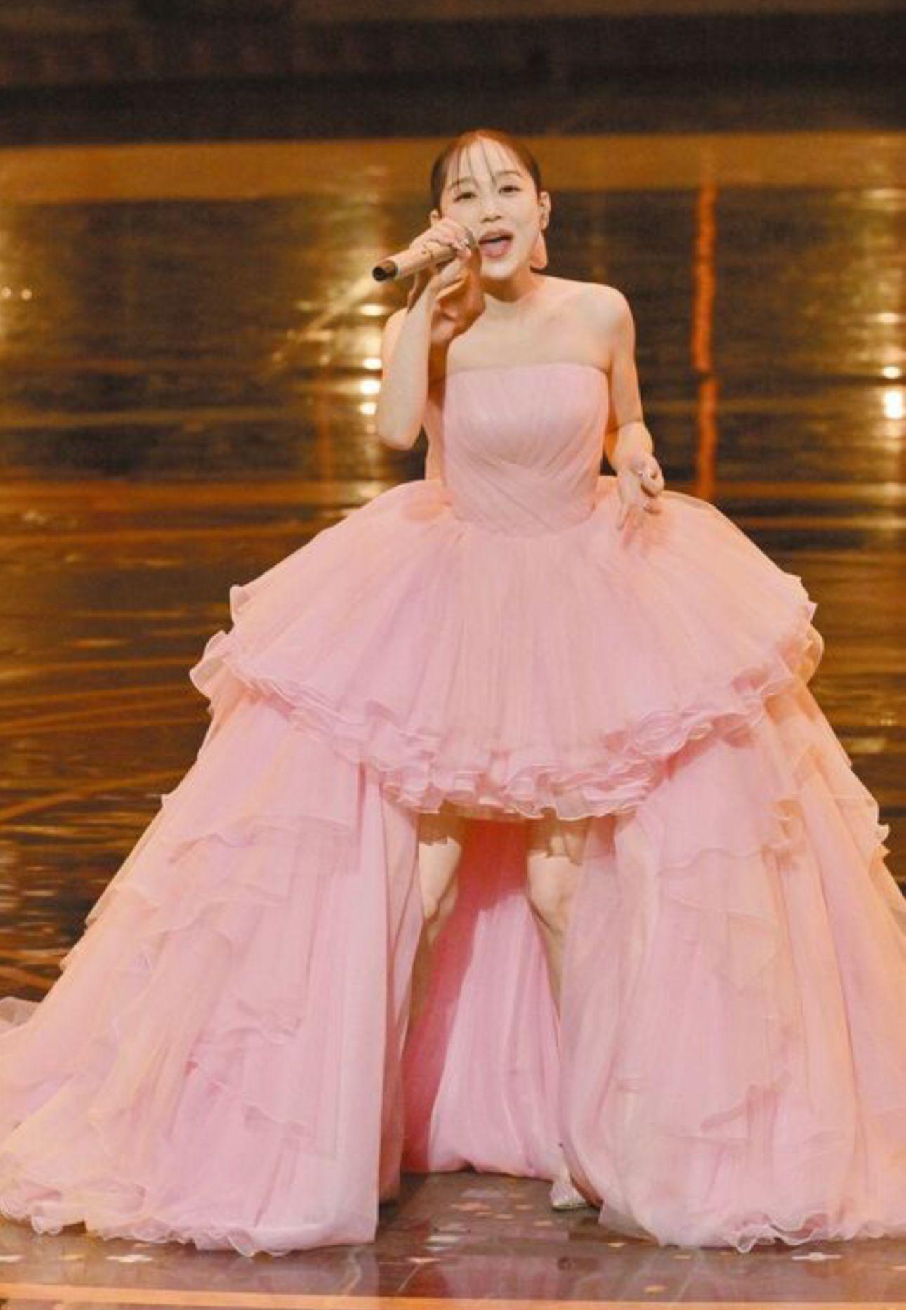 情歌天后西野加奈神隱數年,今次作產後復出《紅白》舞台。