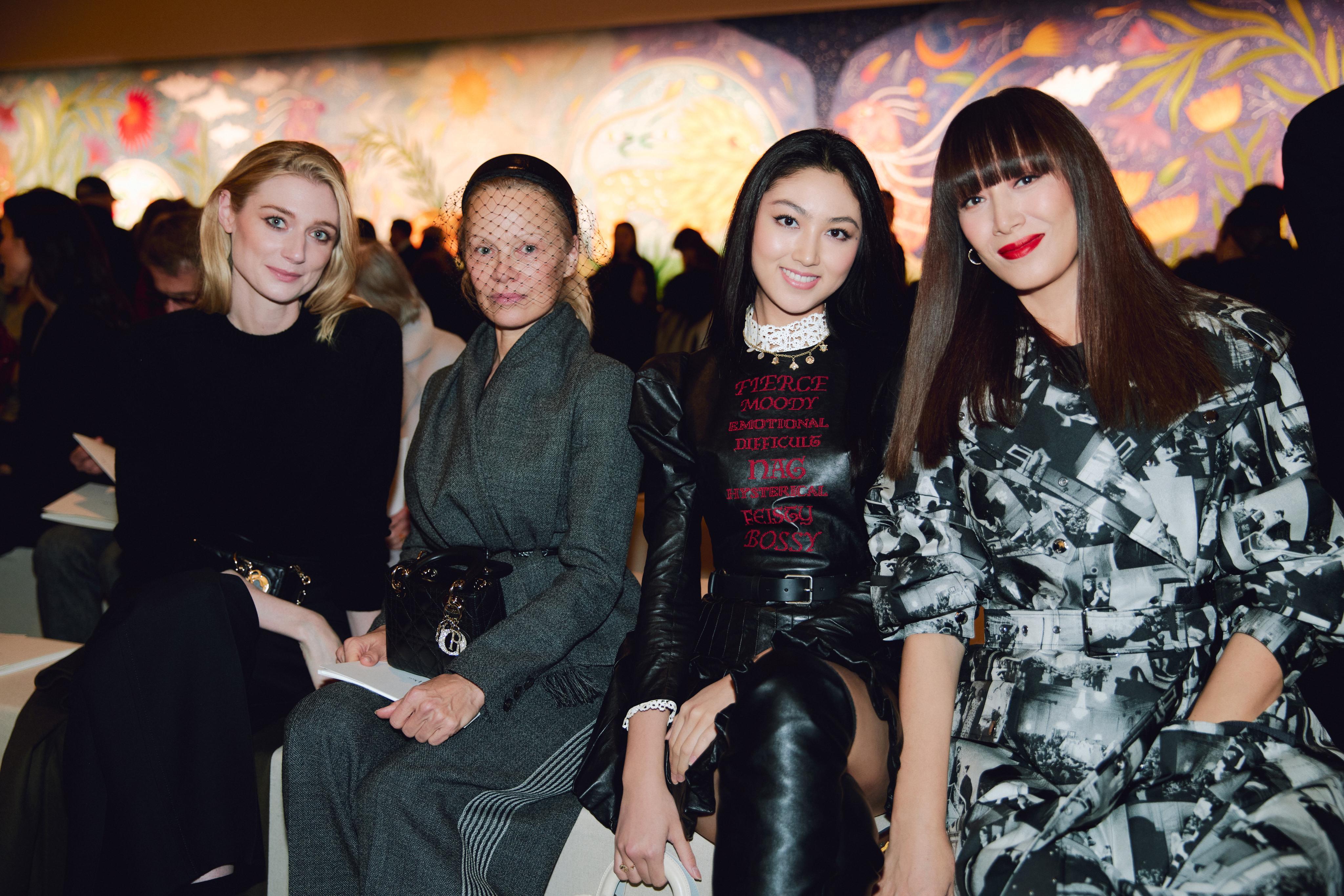 任晴佳、琦琦以超有型的母女組合睇騷。