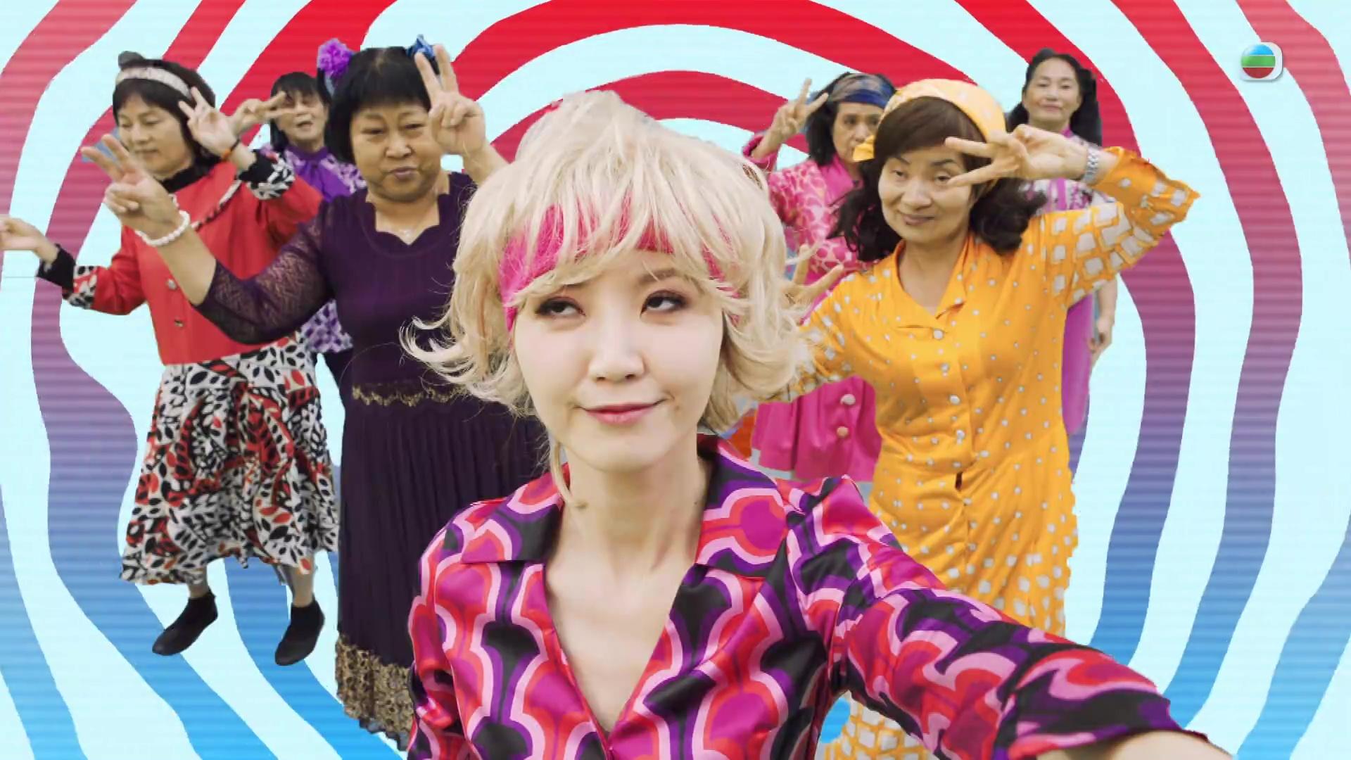 Jinny為搞笑不顧形象,證明佢份人完全冇包袱。