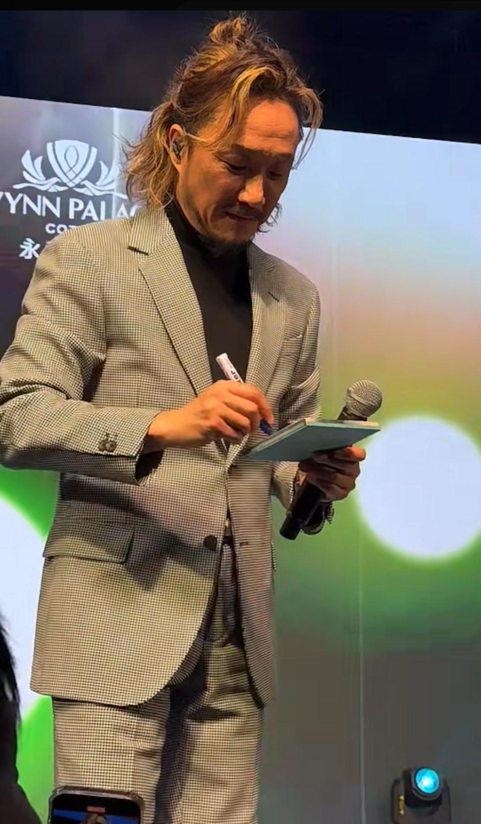 鄭中基上月曾到澳門登台。