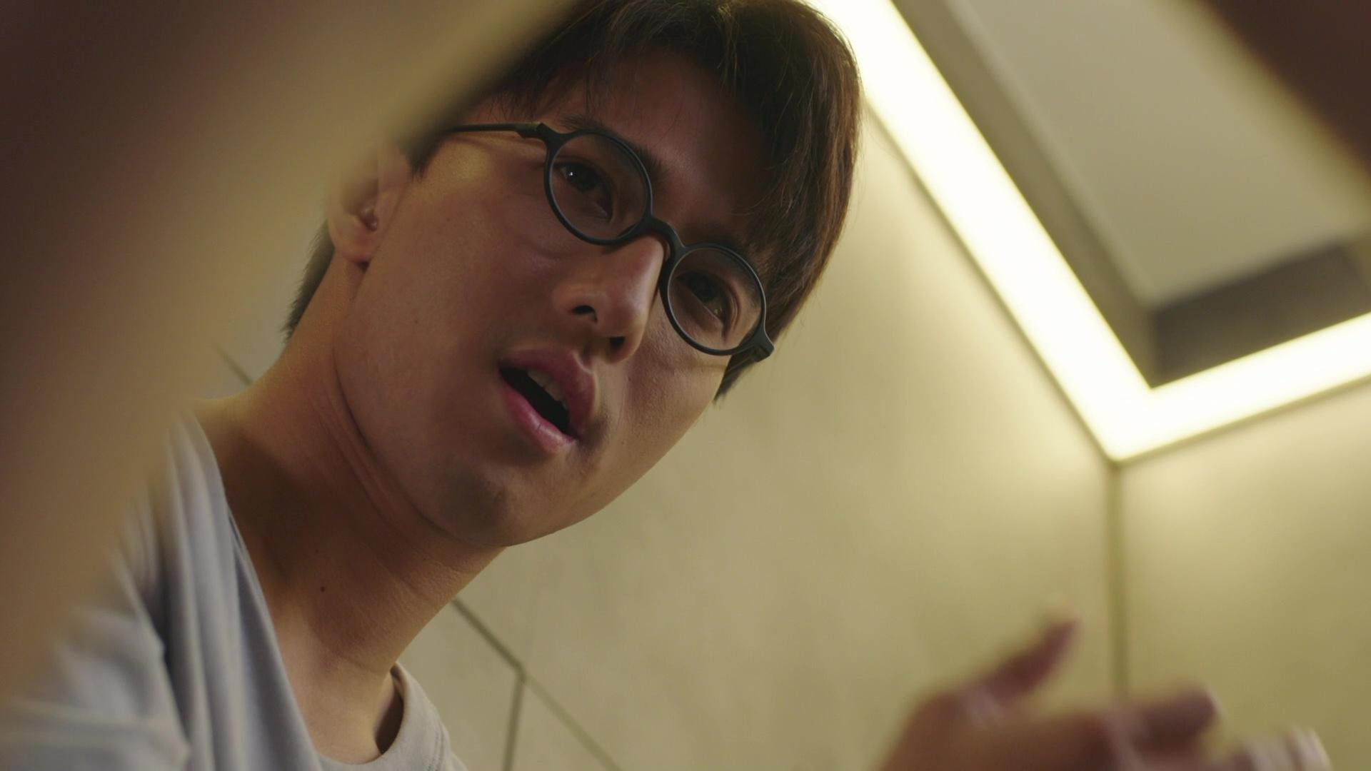 黃庭鋒啲反應好抵死!