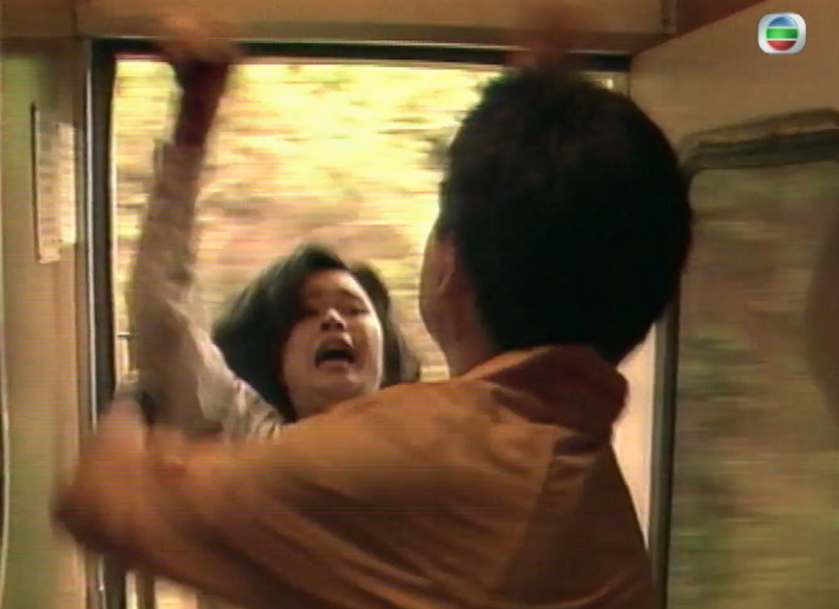 二人首度合作作品《義不容情》,劇中溫兆倫將女友邵美琪狠心推出火車一幕令人深刻。