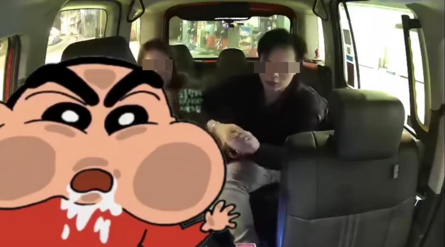 男方展示沒有打甩女方指甲。(網片截圖)