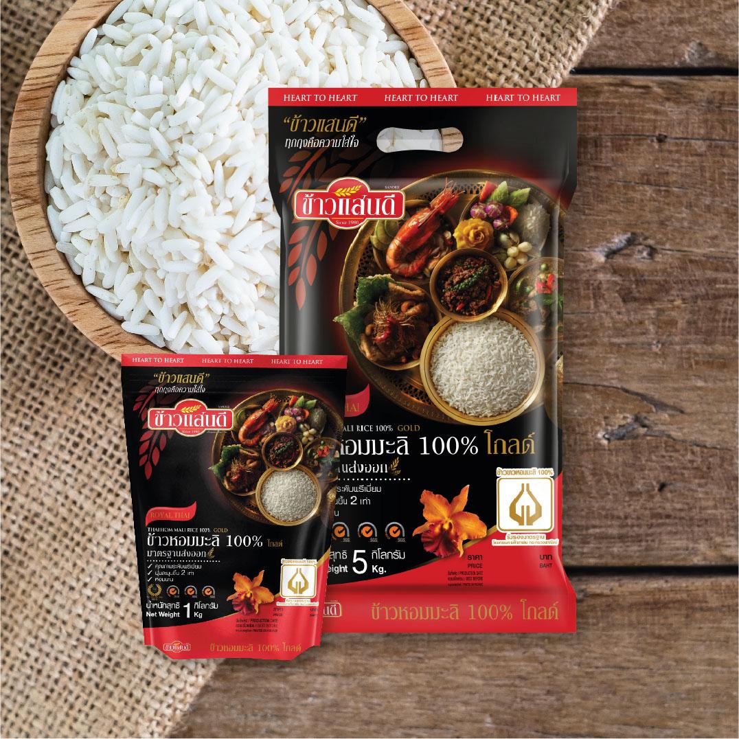 勝利100% 泰國頂級金裝茉莉香米 (5公斤)。純正泰國茉莉香米,比普通泰國米柔軟一倍,香氣濃郁且非常持久。以嚴謹的態度精心挑選並嚴格監控品質,採用獨特的包裝技術,能有效隔絕香米與氧氣的接觸,確保香米的鮮度與品質,因而榮獲泰國政府認證為純正泰國茉莉香米的最高殊榮。