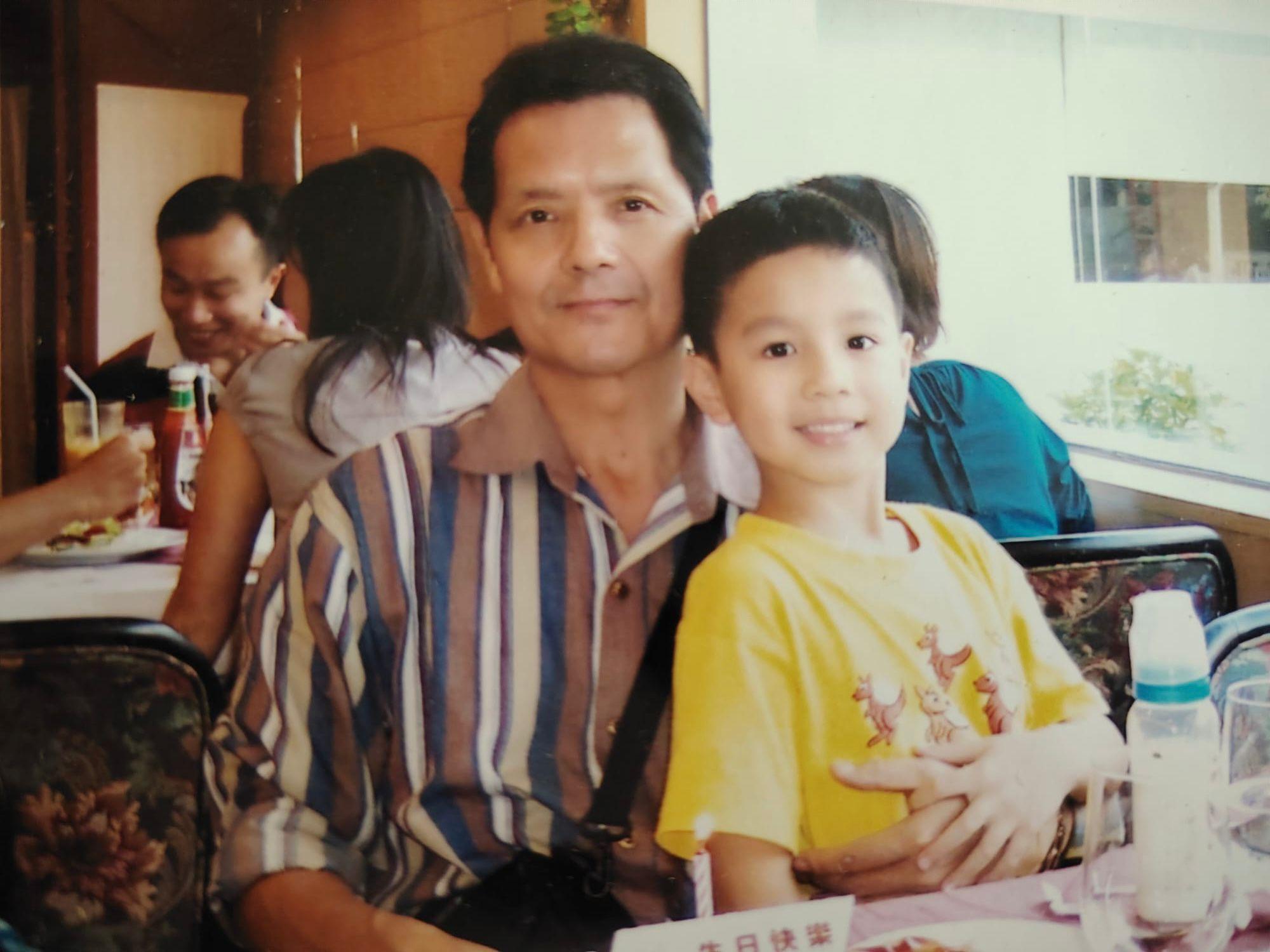 吳大強揭吳偉豪兒時外遊期間一度走失。