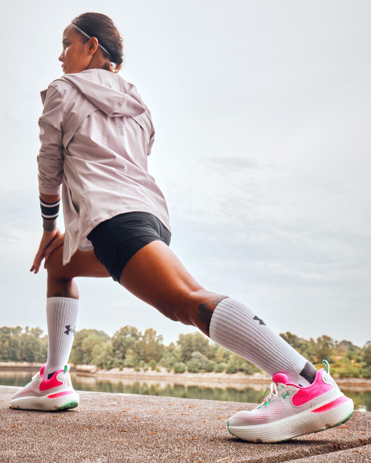 男、女分別以熒光綠及耀目粉登場,盡顯個性!