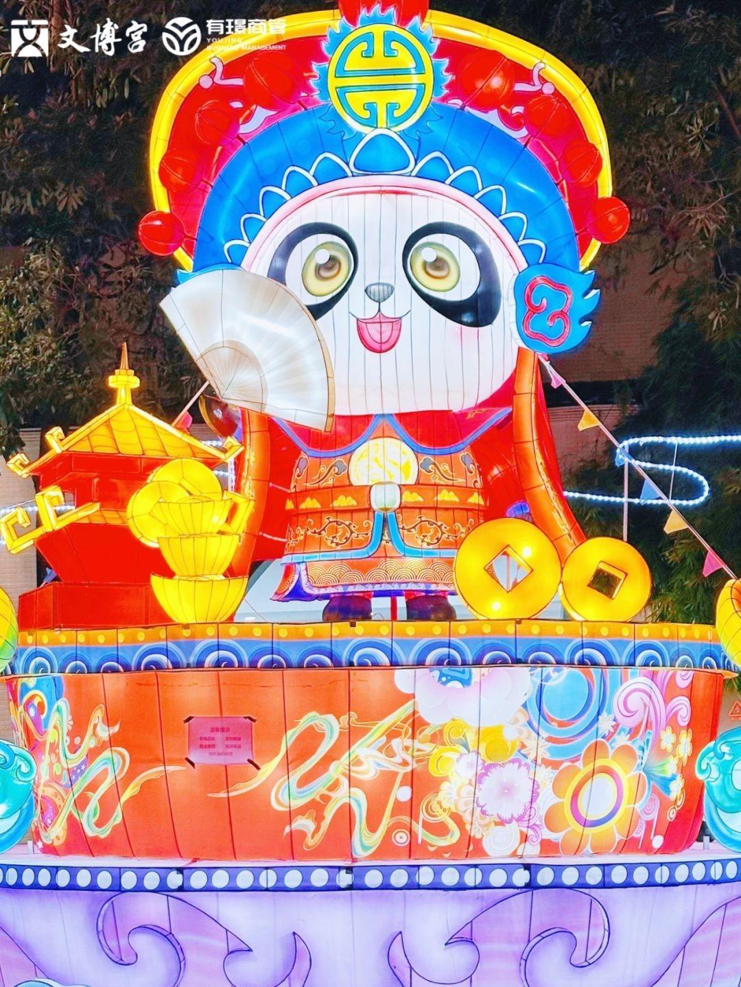 文博宮除了花燈好看外,還有非遺古風市集,還有好逛好吃好拍的古風廟會。(圖片來源:文博會)