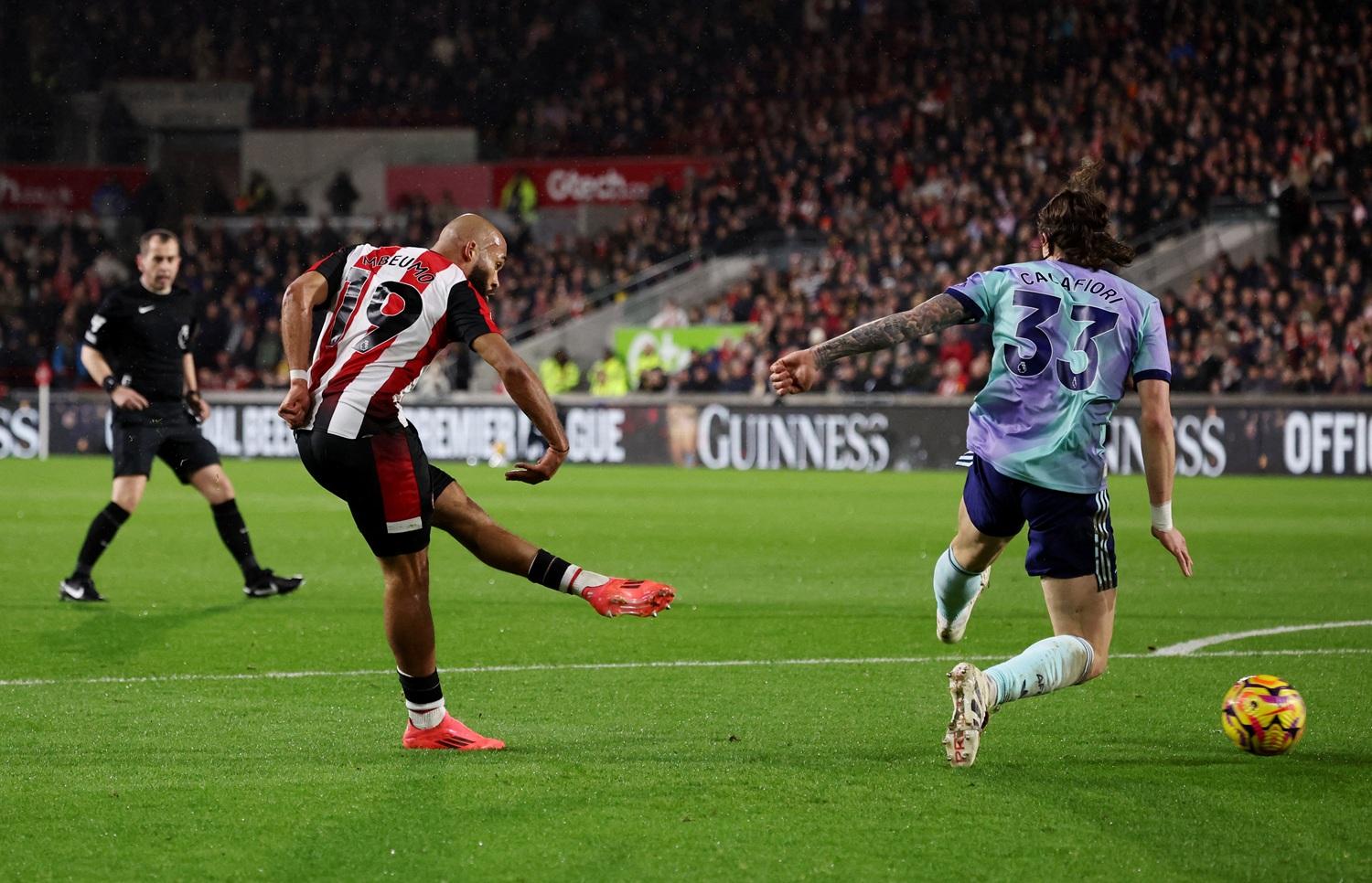 麥比奧莫為賓福特打開紀錄。(路透社)