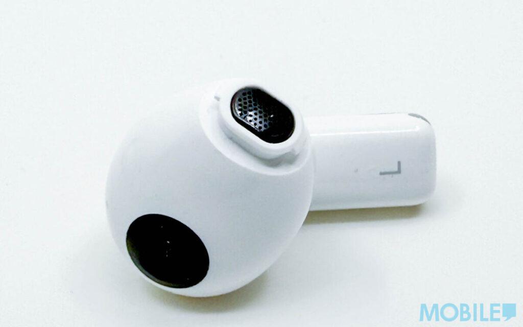 耳機導管相對短而寬,對雙耳壓逼感較低