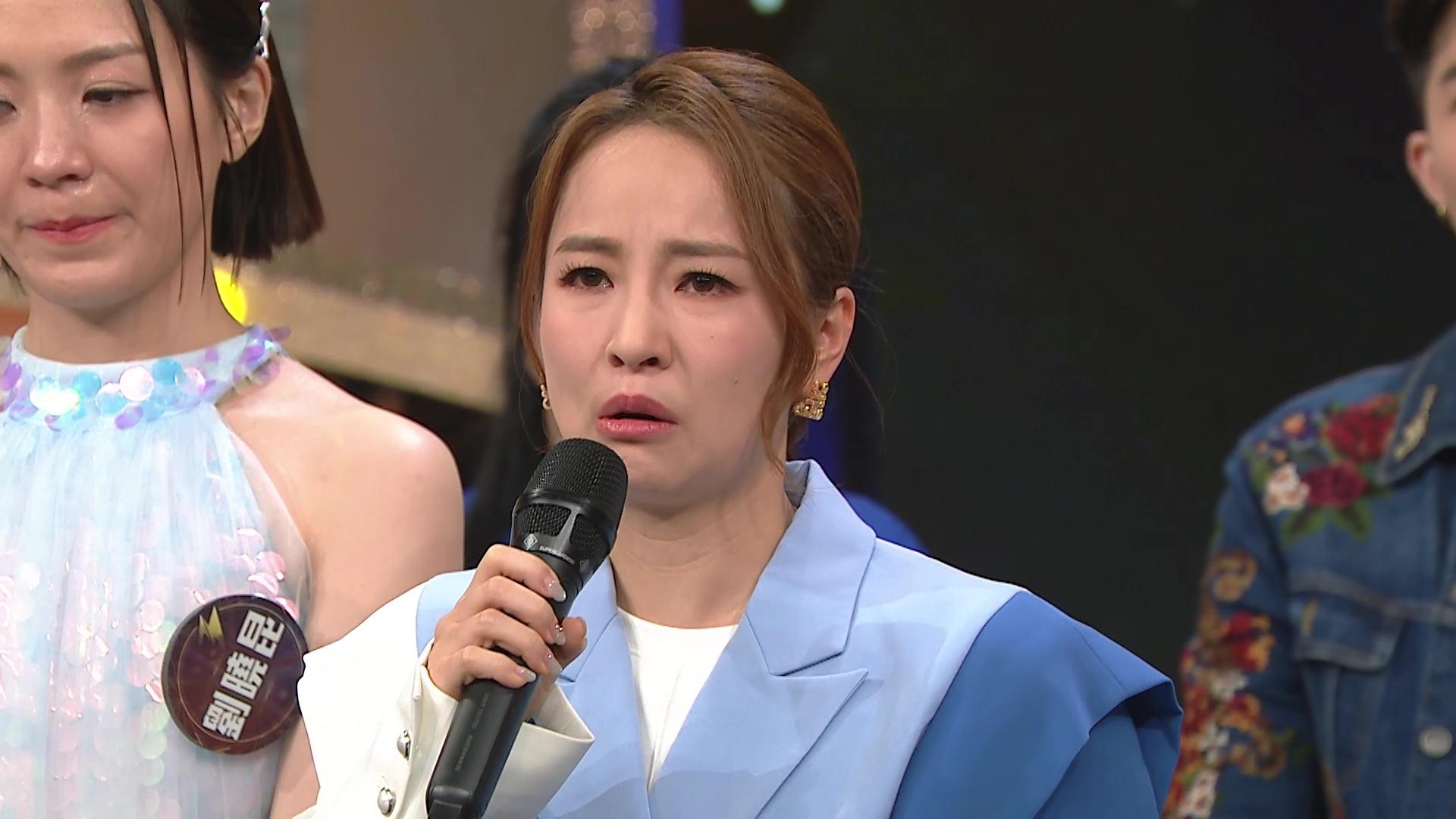 面對隊員被淘汰,導師谷婭溦讚對方好努力,講到眼濕濕。