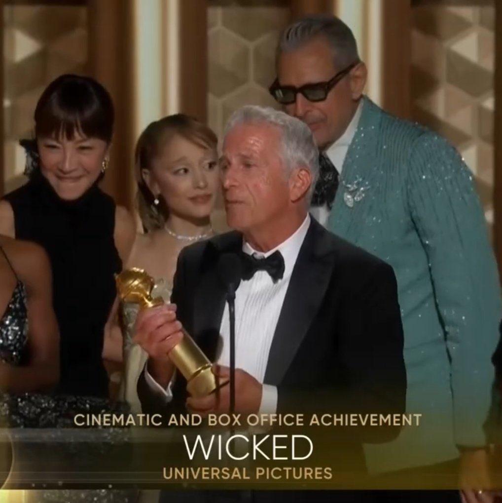 楊紫瓊、Ariana Grande、謝夫高拔林等一同上台領獎。