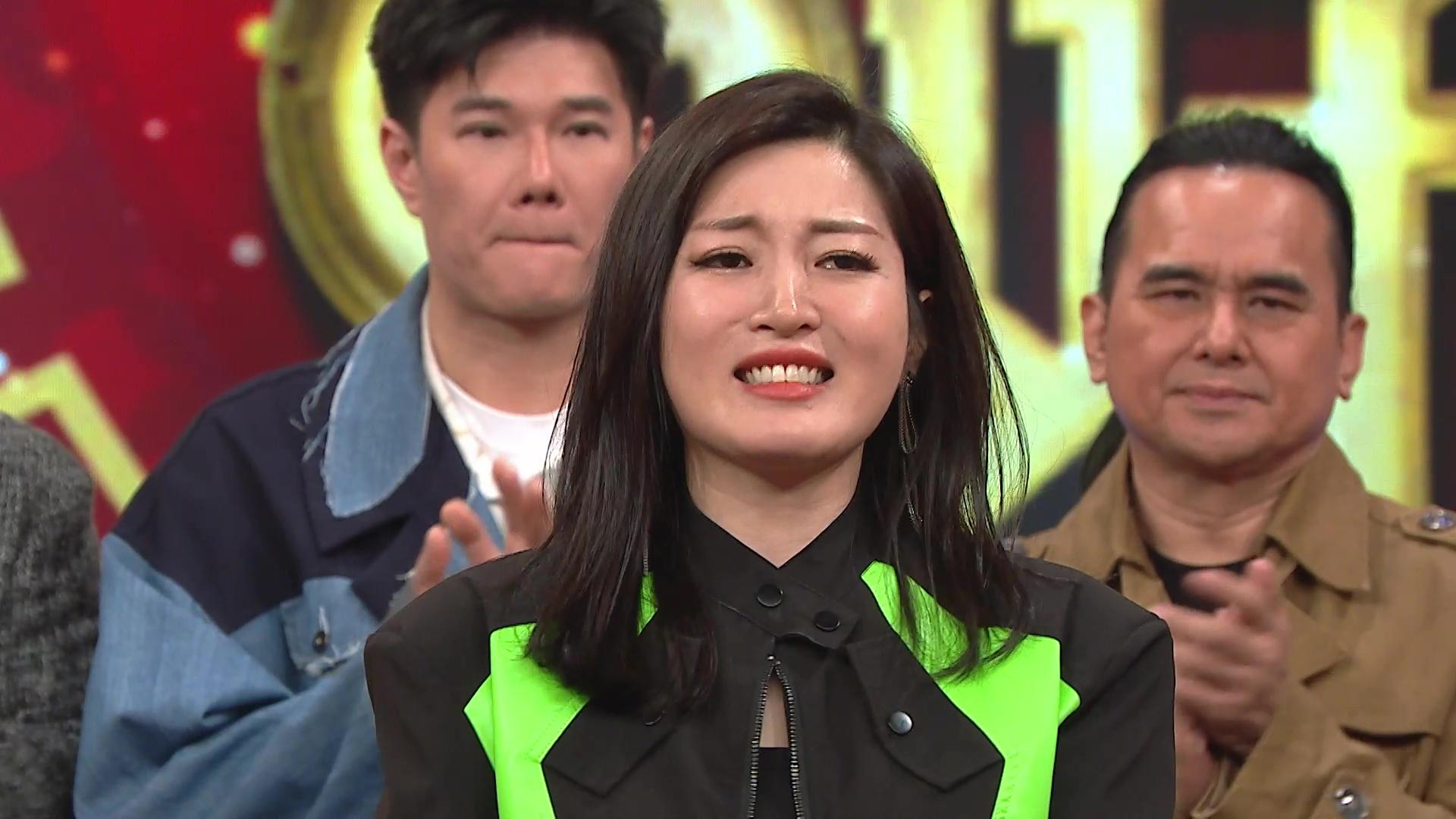 杜閱雖然被foul出局,但仍獲婉婉補償,即場獻唱數句《逝去的愛》。