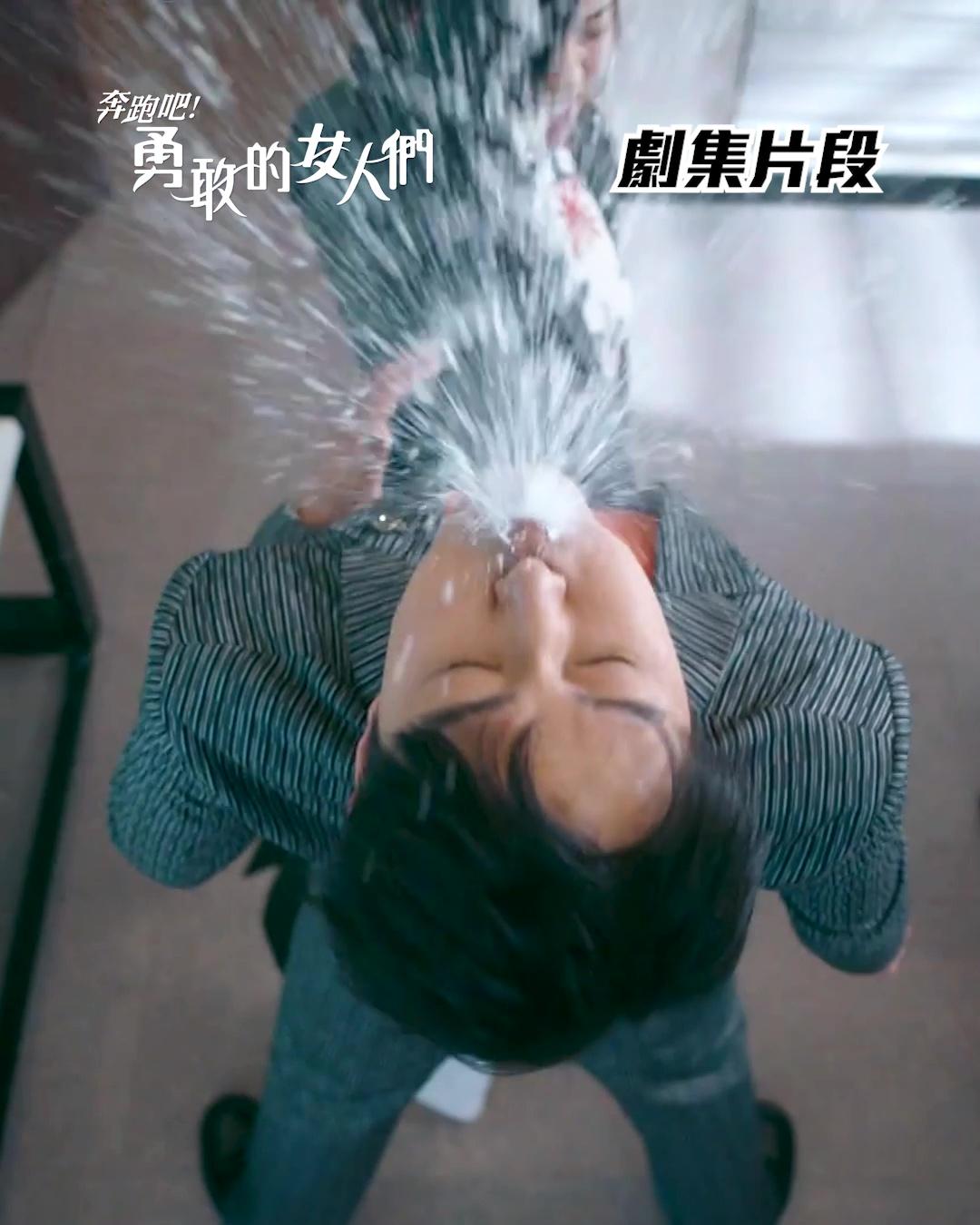 拍攝出嚟嘅效果都好爆笑,呢兩位合作搞笑一流!