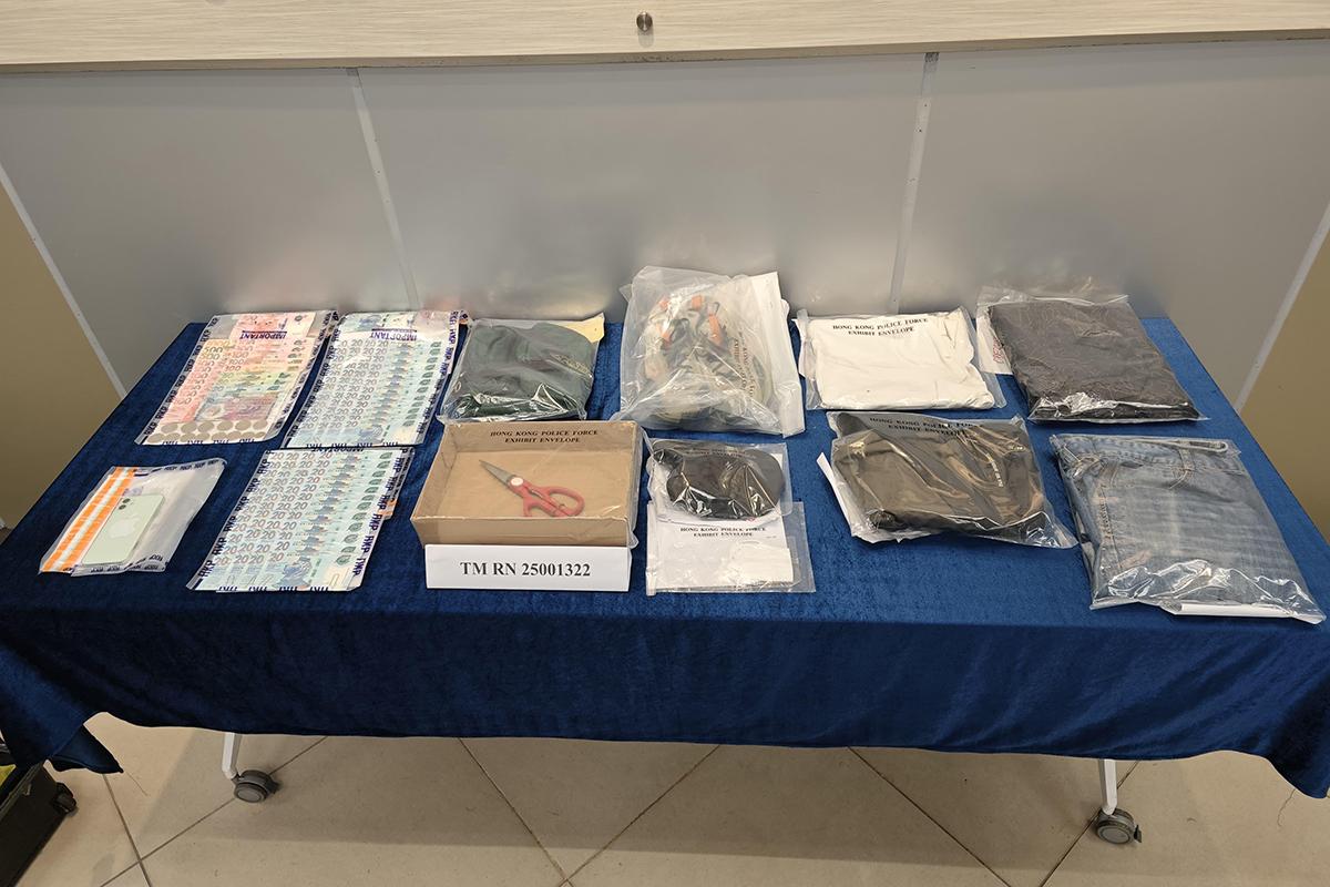 警方起回涉案失物和疑犯作案的鉸剪等證物。