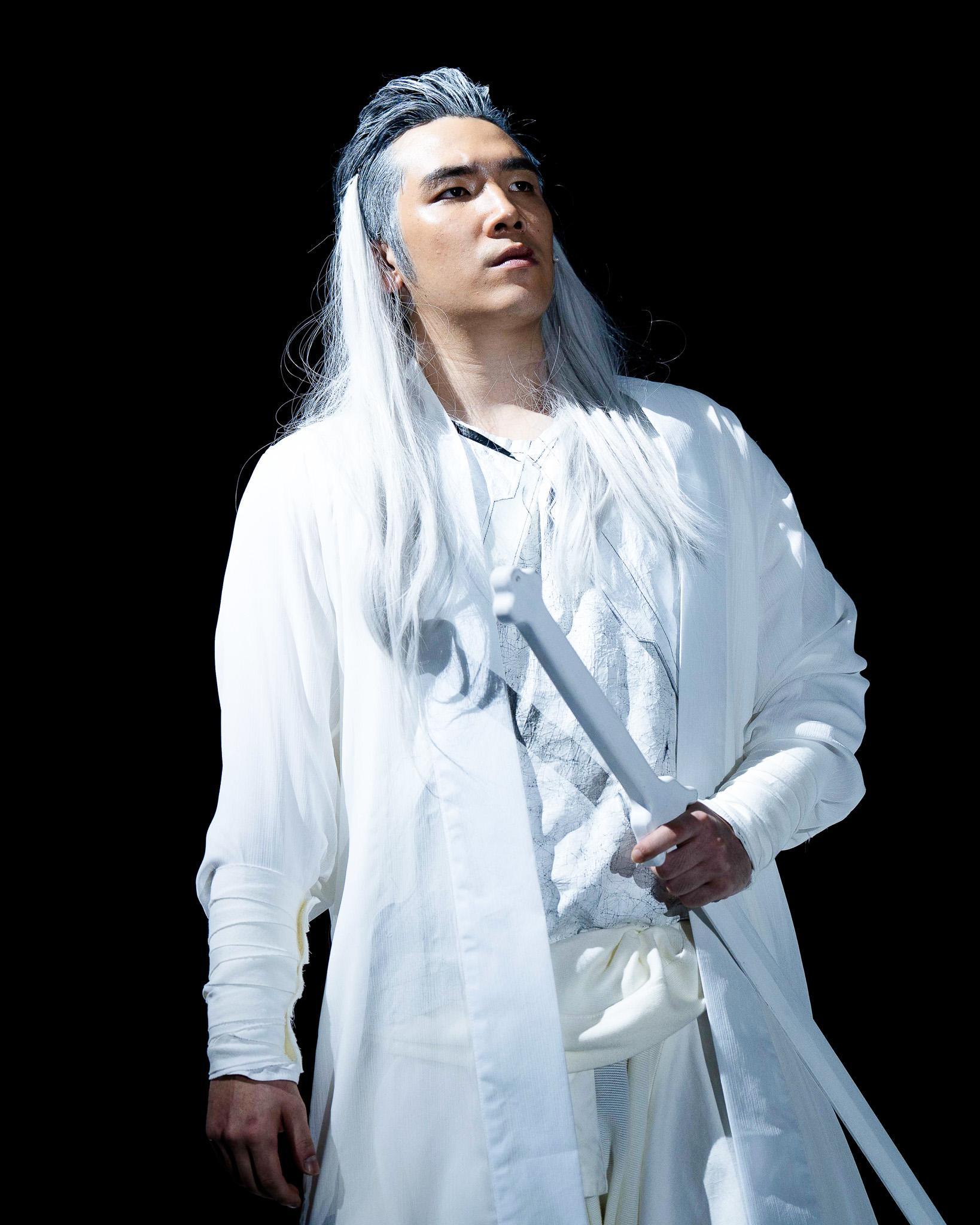 姜卓文曾主演音樂劇《三少爺的劍》,在圈中發展算是不俗。