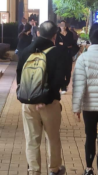 兩名懷疑是「迷暈黨」的女子。(網片截圖)